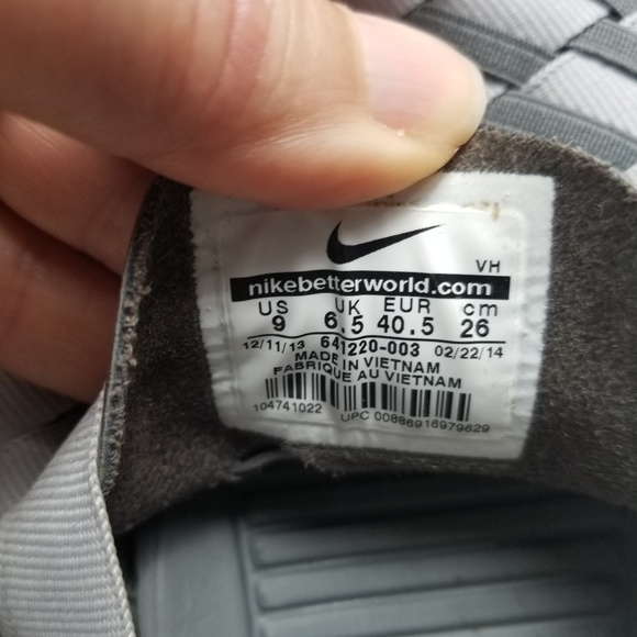 Nike Roshe Run woen shoe. Used. Good condition. - Picture 4 of 6